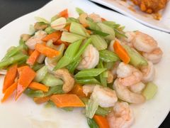 -鑫渔港海鲜本地菜·山海关浑锅(东戴河店)
