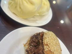牛肉烧饼-聚德华天护国寺小吃(甜水园店)