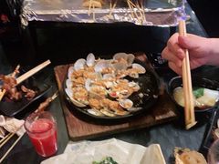-何师烧烤·香辣蟹·川菜·30年老品牌(太古里旗舰店)