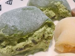 抹茶红豆雪媚娘-蜜蜂小象·榴莲千层蛋糕(时代汇11栋店)
