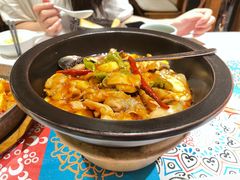 黑松露牛肝菌焖牛蛙-云海肴·汽锅鸡·云南菜(天山百盛优客店)