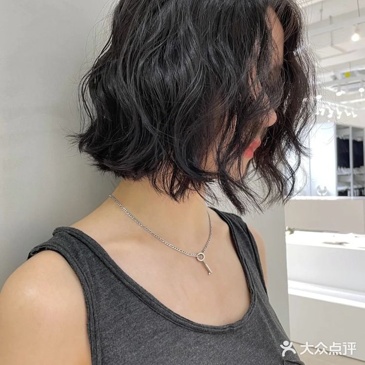 造型烫卷发