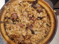 招牌腊味煲仔饭-高第街56号港式餐厅·精选(世茂广场宽厚里大明湖店)