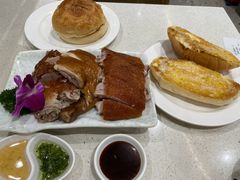 化皮乳猪-香港新发烧腊茶餐厅(水围店)
