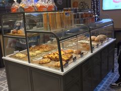 面包甜点陈列柜-面包新语(滨湖万达店)