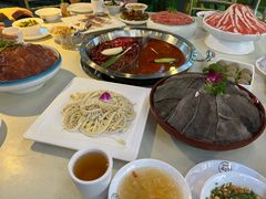 -茅草房·河畔园林火锅