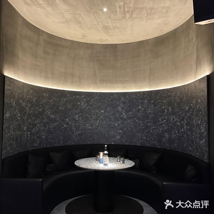 泉州探店|新店速递·泉州最具质感酒吧·七待