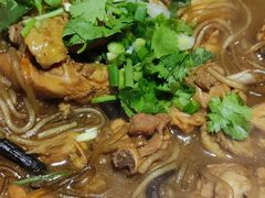 小鸡炖蘑菇-關東雪东北菜(中庚漫游城店)