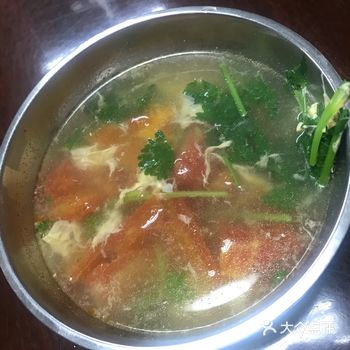 健康美味的晚餐     番茄鸡蛋肉片汤