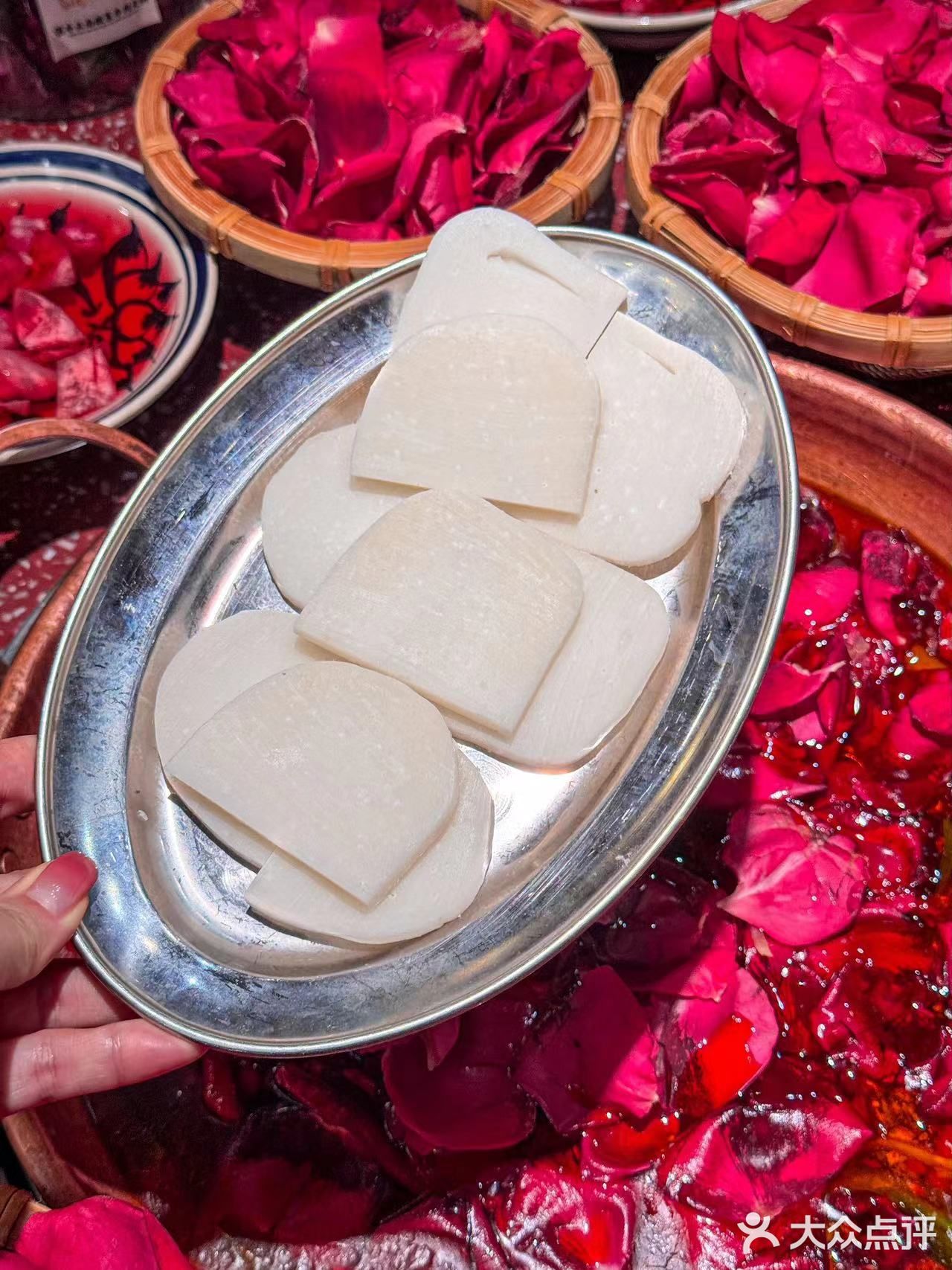 云南人的爱不仅直接，并且热烈！用玫瑰塞满你的味蕾！  