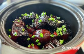 Golden Egg Braised Pork