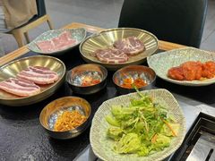 -臻牛烤肉