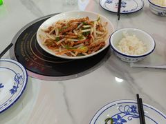 -丹水桥地锅鱼·翘嘴鲌·地方特色全鱼宴(丹江口大坝店)