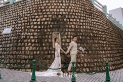 -现代经典婚纱摄影