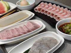 -海底捞火锅(新松江路生日主题店)