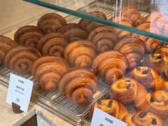 -VERIE BAKEHOUSE