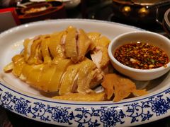 白切瑶山放养阉鸡-瑶王府·广西菜(相思湖店)