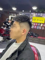 -Barber潮先生男士理发店