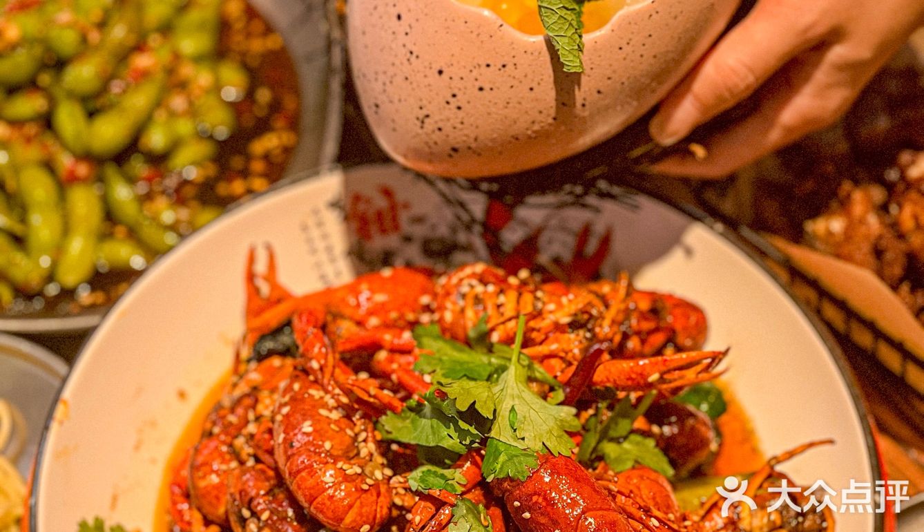 香港人过关都要来吃这家座无虚席的烧烤店！