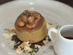 -Chom Cafe and Restaurant