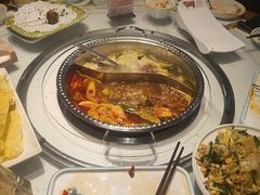 -乡土黄·鲜牛肉火锅·小龙虾(兴业街店)