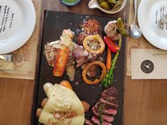 -Mark&Mars Restaurant