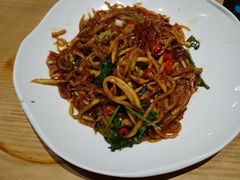 酸萝卜炒粉-哈啾嗨·新概念蒙餐(红星新城店)