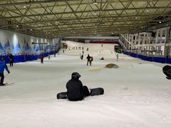 -乔波室内滑雪场