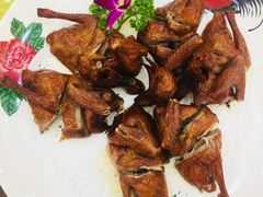 石岐乳鸽-轩记海鲜餐厅·四十五年老字号·经典粤菜(西区彩虹店)