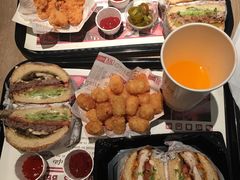 -The Habit Burger Grill 哈比特汉堡(复兴soho店)