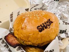 美式经典牛肉汉堡-shark burger·鲨鱼汉堡(交子大道店)