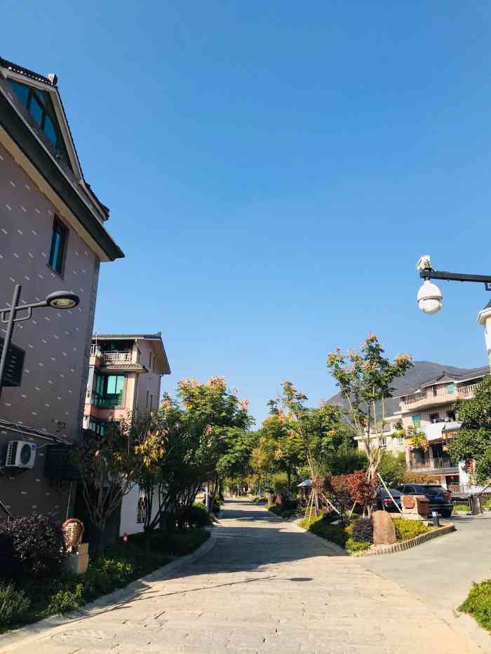 林云山庄-"在一个社区内,占地面积很大,家家都是自己.