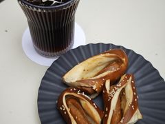 -潮一不贰·西式简餐·法式甜品(外滩店)