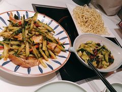 -黄记煌三汁焖锅(新佳丽江汉路店)