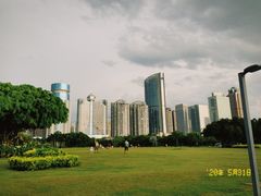 -万绿园