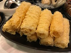 炸响铃-鲜入围煮花胶鸡海鲜火锅