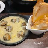 垫一点开下胃。牛肉饭比较实在，一大盘