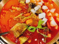 -顶顶汤火牛排火锅·经典铜锅涮肉