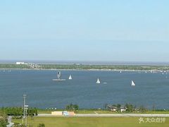 -上海滴水湖皇冠假日酒店