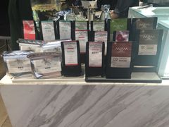 -UNI UNI(环亚凯瑟琳店)