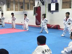 -健成运动中心·体适能跆拳道少儿格斗体考跳绳
