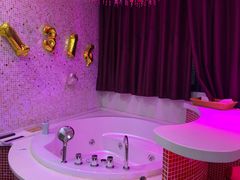 -梦幻城堡轻奢实景酒店(川大望江校区地铁站店)