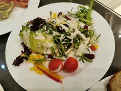 -上海滴水湖皇冠假日酒店