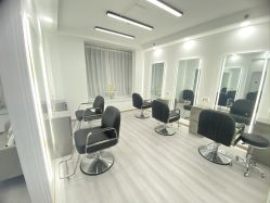 -LILI·HAIR SALON理理造型