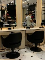 -HAIR CORNER