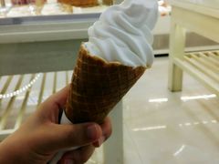 蛋卷冰激凌-白骑士欧洲蛋糕店(夏威夷店)