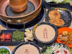 -洞庭洲·防空洞火锅·铜锅涮肉·烧烤(新百广场店)