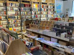 -雨丝书店(综合商业楼店)