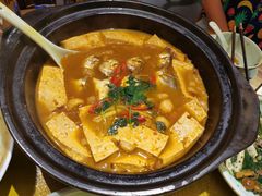 鸿运鱼头煲-老灶味道·本帮菜(昌平路店)