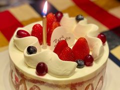 莓满红丝绒奶油芝士蛋糕-巴黎贝甜(常德路店)